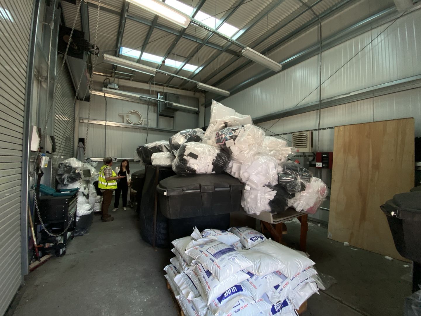 La compactadora de poliestireno lleva la integridad del proyecto del reciclado de poliestireno a un nivel más alto