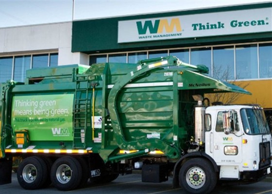 WM – La empresa más grande de gestión de residuos de EE.UU. utiliza el compactador A-C200 de GreenMax para reciclar EPS