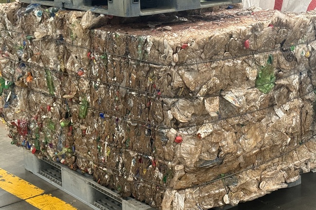 botellas de PET compactadas