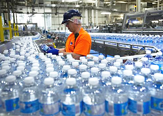 Línea de producción de Nestlé Waters