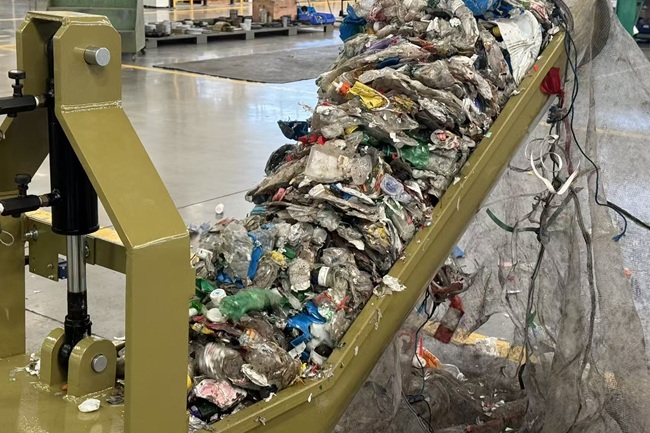 compactación de botellas llenadas